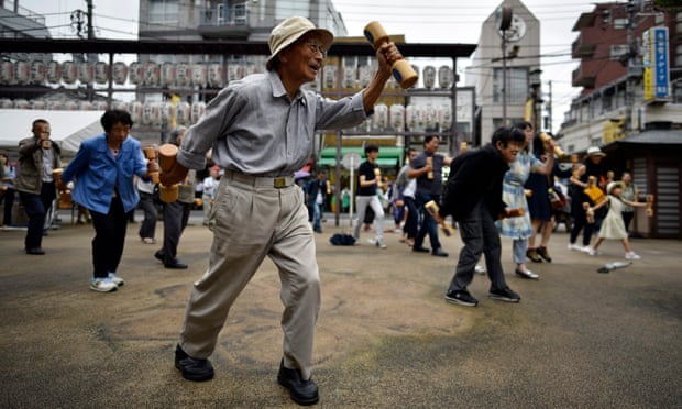 Japanese centenarian population edges towards 70,000