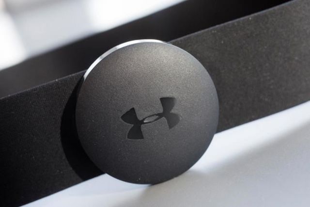 Under Armour cuts 400 jobs