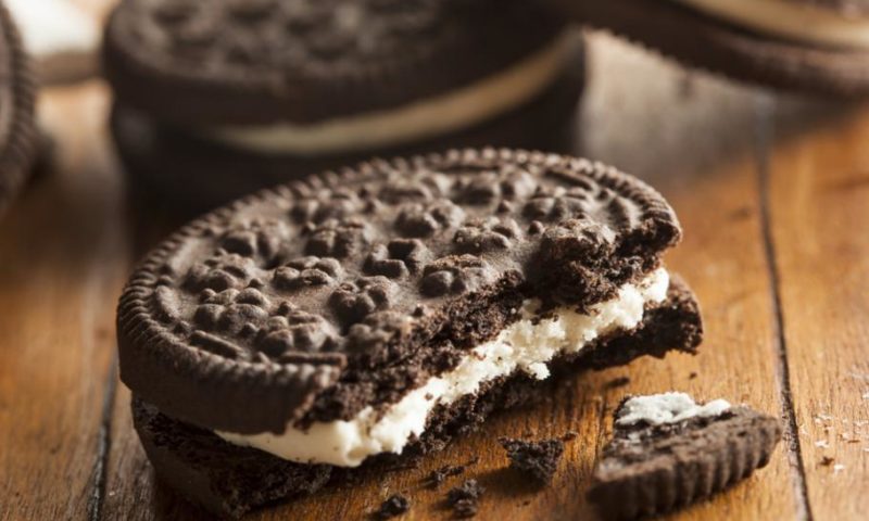 Oreo cookie maker Mondelez outlines new snack strategy, financial targets