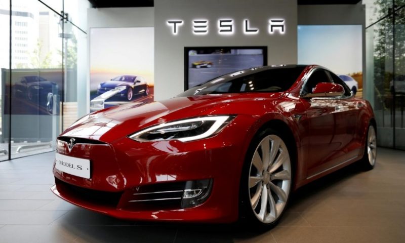 Electric Mercedes opens German assault on Tesla