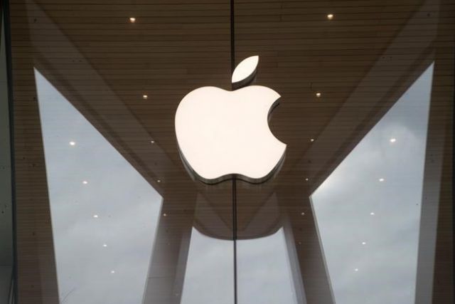 Apple fortunes hit pause