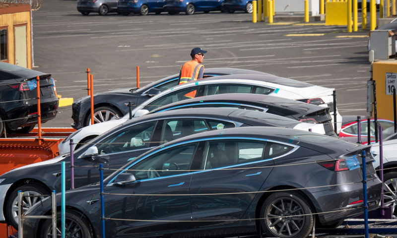 Tesla delivers fewer vehicles than expected in first quarter