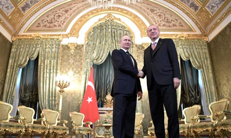 Putin Hosts Turkey’s Leader to Discuss Weapons Deal, Syria