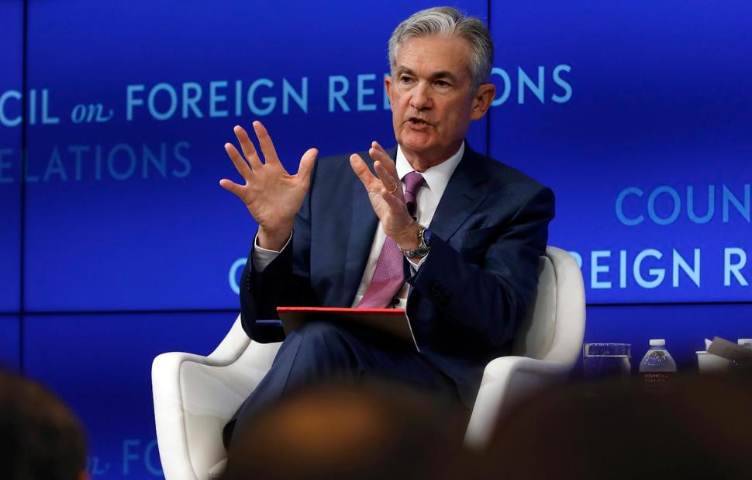 Powell Says Economy Facing Growing Uncertainties