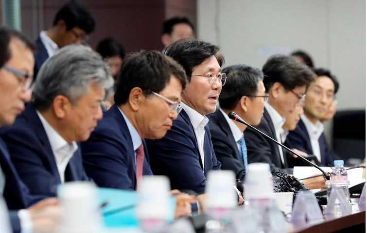 Japan Cites Security Concerns in Curbing Exports to SKorea