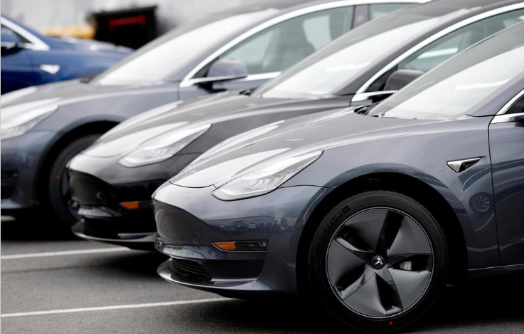 Tesla’s Car Deliveries Rebound, but Challenges Still Abound