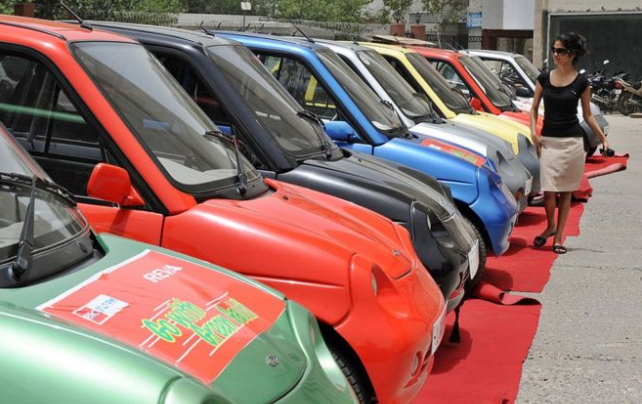 India turns to electric vehicles to beat pollution