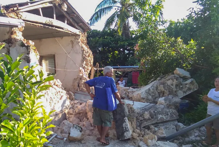 Earthquakes strike northern Philippine islands, kill at least 8 people