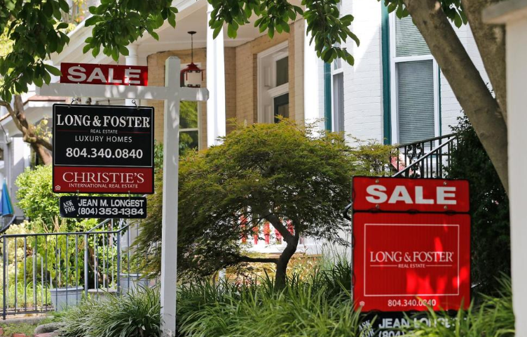 US Home Sales Rose 2.5% in July, Aided by Low Mortgage Rates