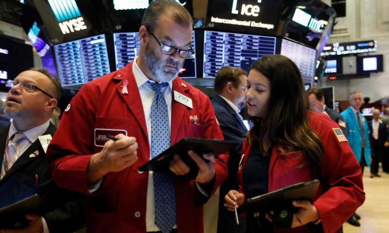 US Stocks Close Broadly Higher, Led by Tech Companies, Banks