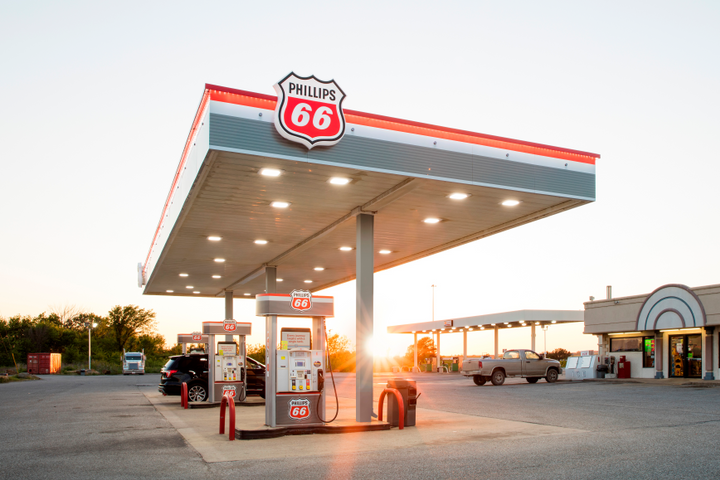 Equities Analysts Lift Earnings Estimates for Phillips 66 (NYSE:PSX)