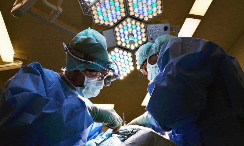 Illuminating cancer surgery with a dye that makes tumors glow