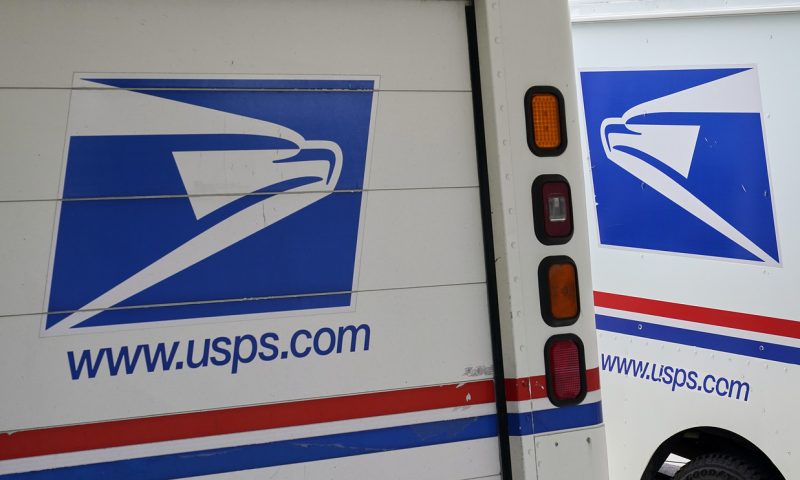White House rejects House bill for emergency Postal Service aid