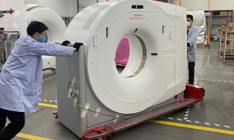 Siemens Healthineers moves deeper into cancer care, picking up radiotherapy developer Varian Medical for $16.4B