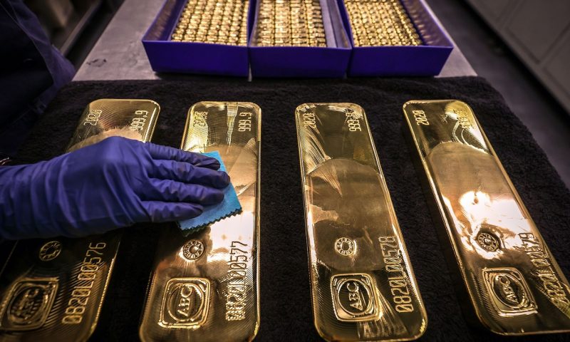 Gold prices suffer back-to-back losses as dollar extends run-up