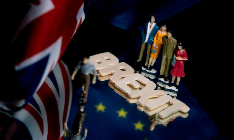 Pound dips slightly as U.K. and EU reach Brexit trade deal
