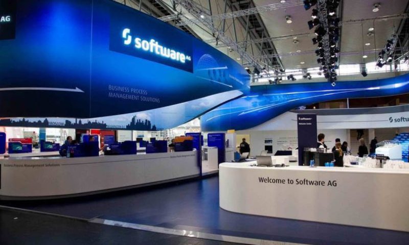 Software AG issues outlook as profit, sales fall