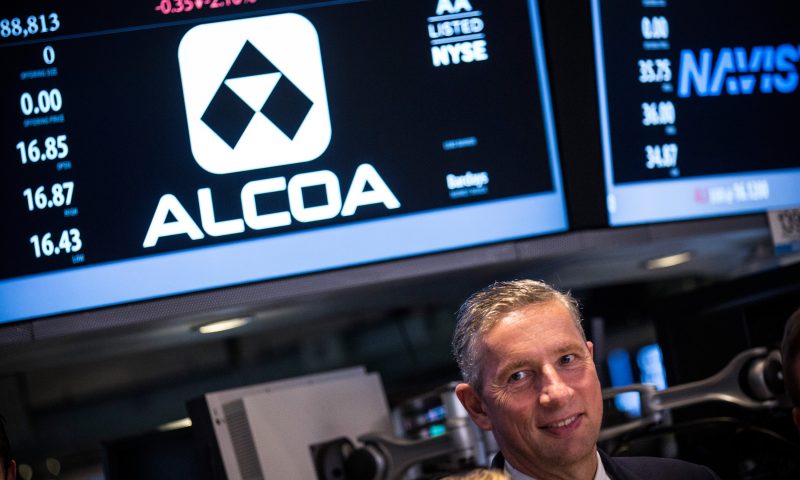 Alcoa shares fall despite earnings beat
