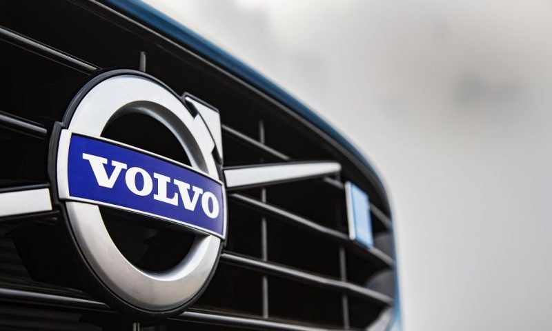 Volvo Earnings Beat Forecasts Amid Surging Demand, Cautions on Semiconductor Disruption