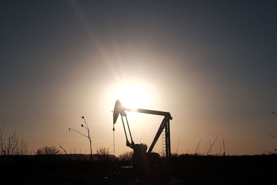Oil prices post highest settlement in more than a week