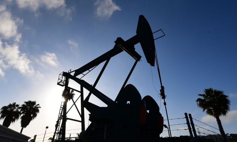Oil bounces, snapping 3-day losing streak