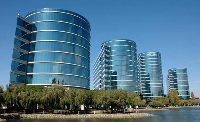 Oracle Corp. stock rises Monday, outperforms market