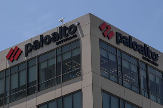 Palo Alto Networks tops Street view, raises outlook; shares rise