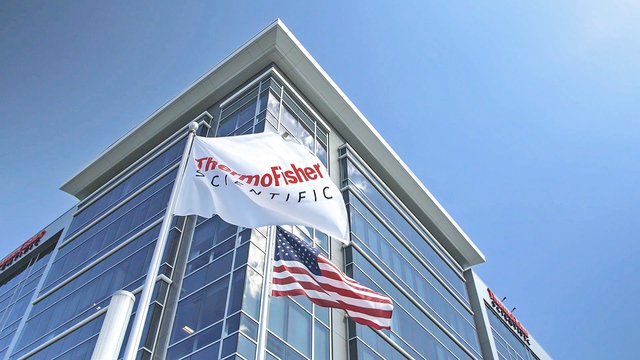 Thermo Fisher revenue climbs 22% for 2021, buoyed by product launches and the year’s biggest buyout