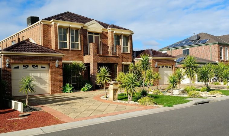 House Prices in Australia’s Major Cities Fall Amid Rate Rise Expectations