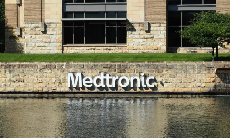 Medtronic reinforces spine surgery portfolio with FDA nod for ligament-augmenting implant