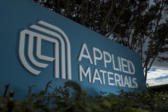 Applied Materials stock gains on earnings beat, in-line forecast
