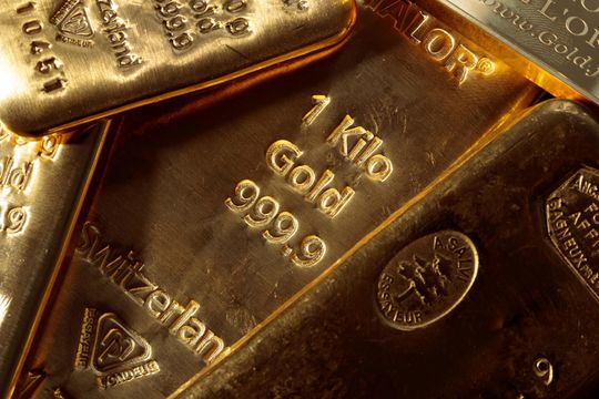Gold holds above $1,800 as investors await inflation report