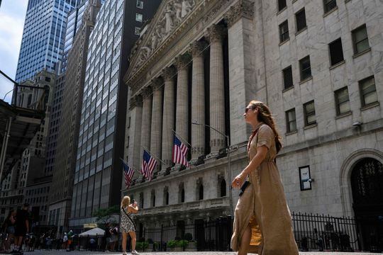 Dow, S&P 500 finish higher to snap 4-day losing streak ahead of August jobs report