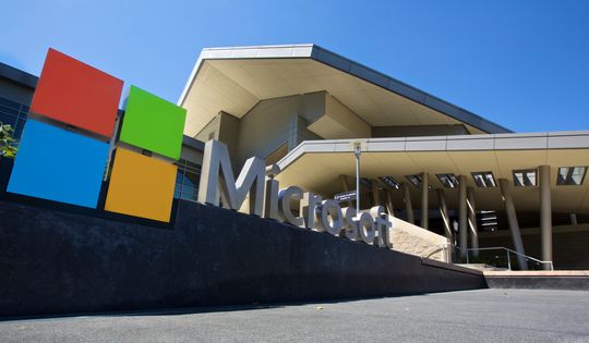 Microsoft stock slammed by cloud-growth fears, taking Amazon down with it