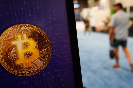 Bitcoin outperforms U.S. stocks after Fed meeting