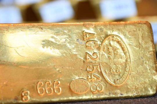 Gold pulls back from highest level since August