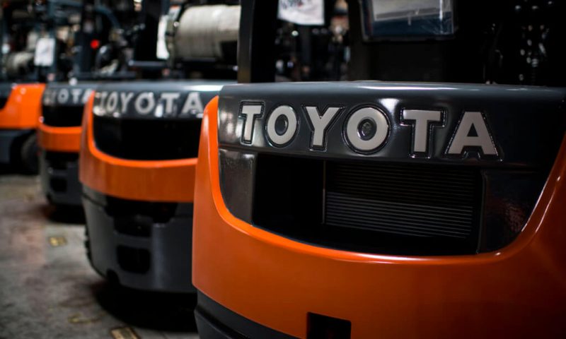 Toyota Industries Shares Slump After It Suspends Shipments of Certain Forklifts