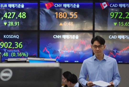 Asian markets mixed over economic growth, rate worries