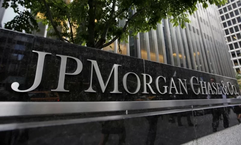 JPMorgan Chase & Co. stock outperforms market on strong trading day