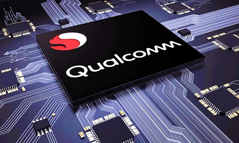 Qualcomm Plunges as China Rebound Fails to Materialize