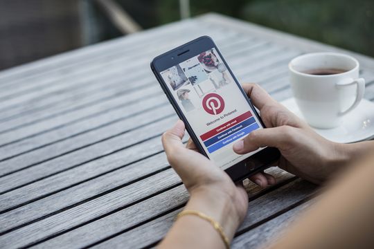 Pinterest and Snap offer jarring contrasts in earnings outlook