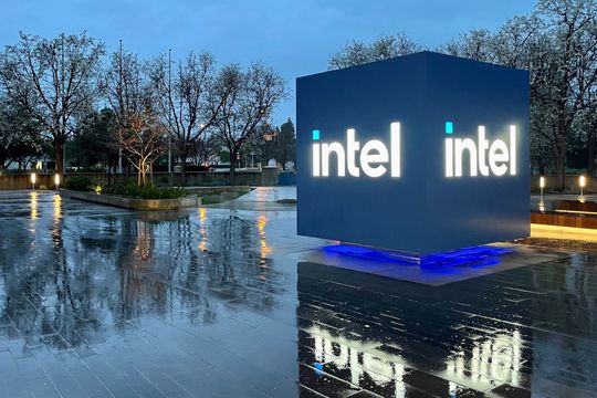 Intel poised as ‘domestic winner’ for semiconductor fabs if U.S.-China trade war gets hotter