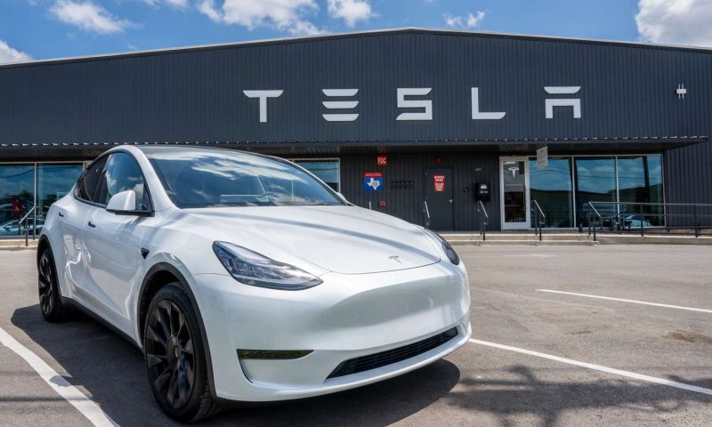 Tesla Shares Rise 4% After Musk Posts Robotaxi Timeline