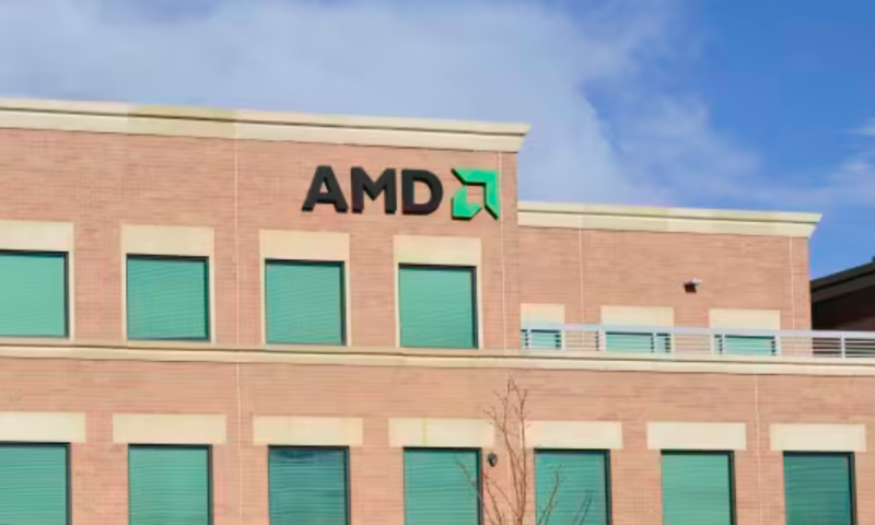 AMD boosts its outlook for AI revenue, but stock still falls