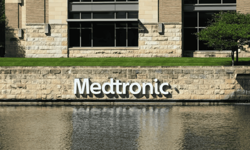 Medtronic reverses patient monitoring spinoff plan, discontinues ventilator sales