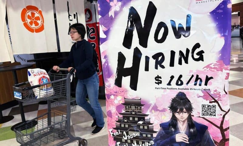 US Job Openings Rise to 8.1 Million Despite Higher Interest Rates