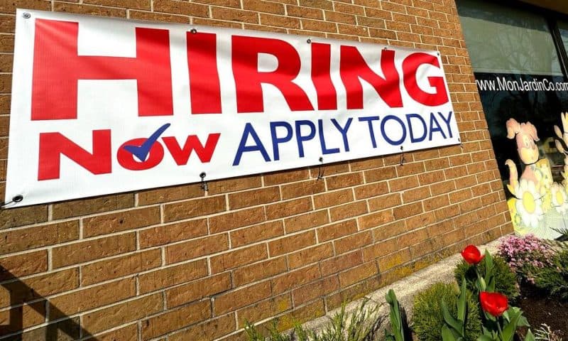 US Unemployment Claims Fall 7,000 to 227,000 in Sign of Resiliency in Job Market