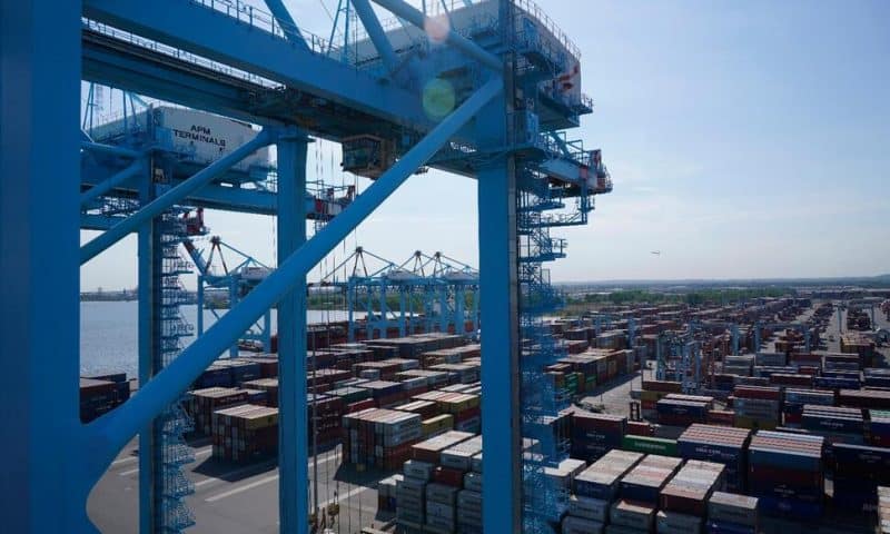 With Strike Looming, Progress Is Reported in Talks Between Eastern and Gulf Ports and Dockworkers