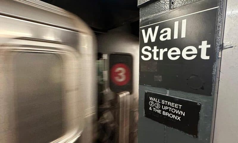 Wall Street Slumps to a Rare 3-Day Losing Streak