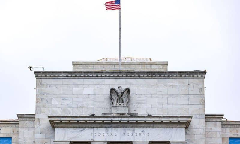 Fed: Economy Growing, Labor Market in Balance